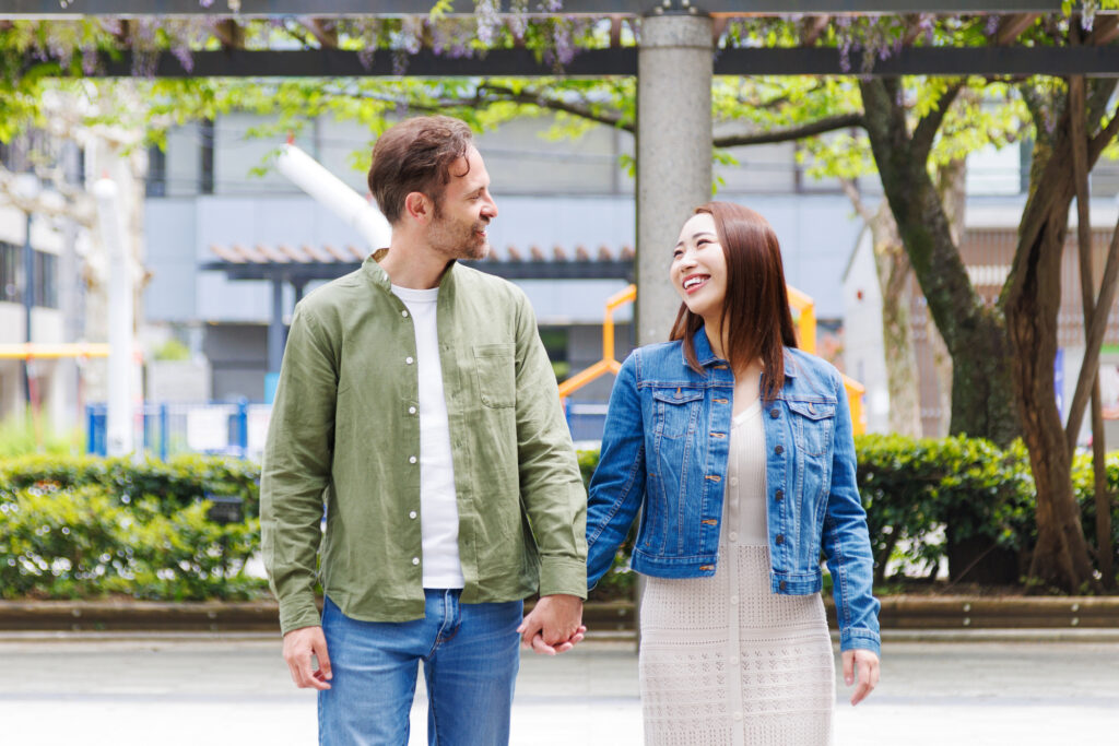 【行政書士が解説】国際結婚の手続き・配偶者ビザ申請を依頼するメリットと流れ